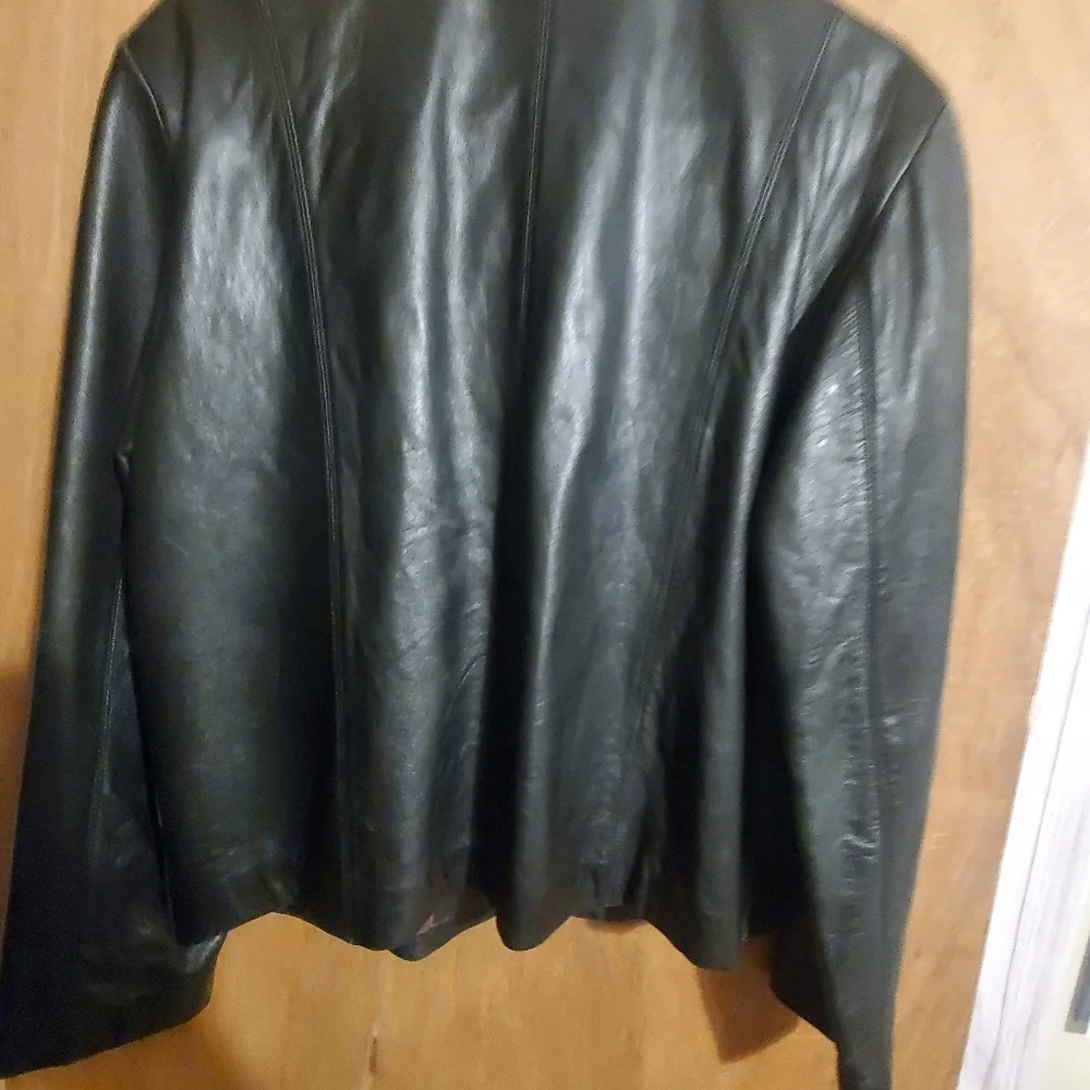 Adler Black Leather Zip-Front Women's Jacket - Picture 4 of 12